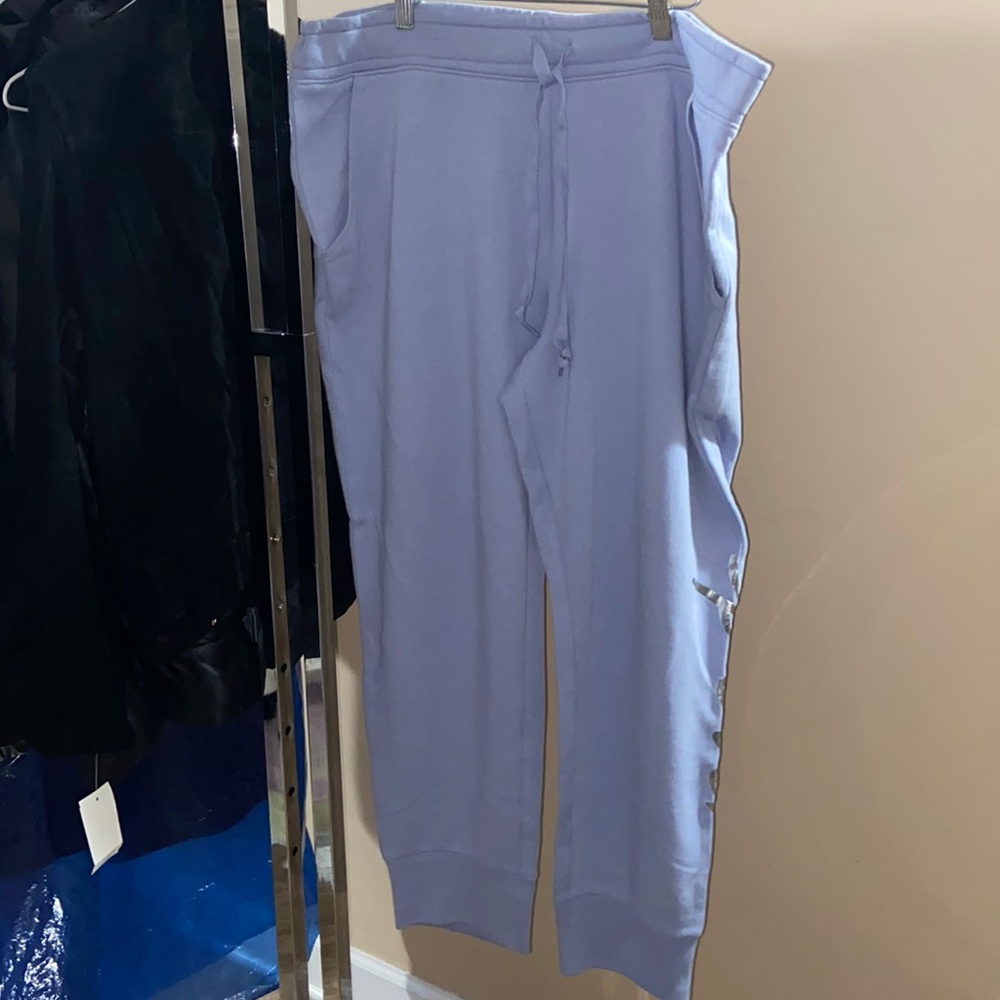 🌷NWT pink sweatpants